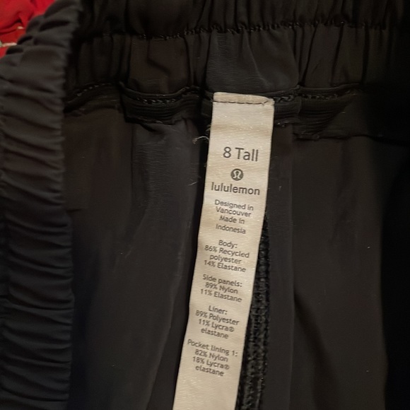 Lululemon Hotty Hot II in Black - Picture 2 of 4